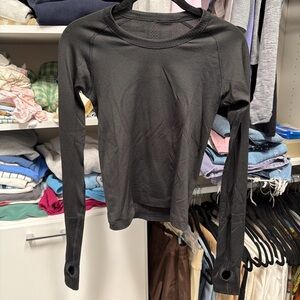 lululemon athletica Black Long-Sleeve Thumbhole Performance Top